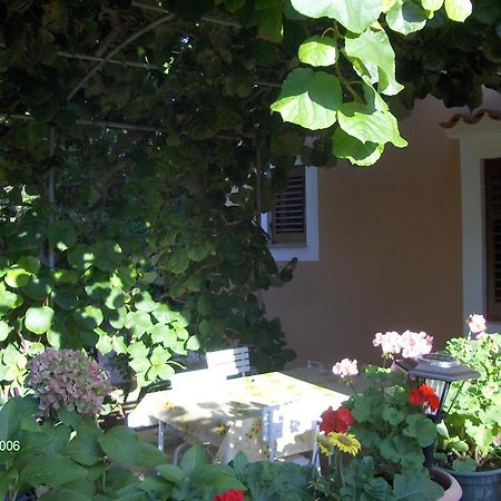 Apartments Beba Mali Lošinj Exteriör bild
