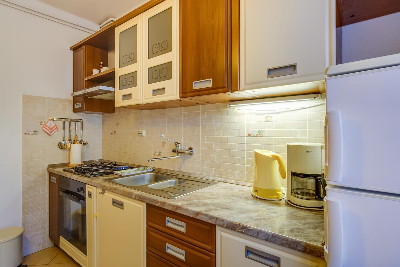 Apartments Beba Mali Lošinj Exteriör bild