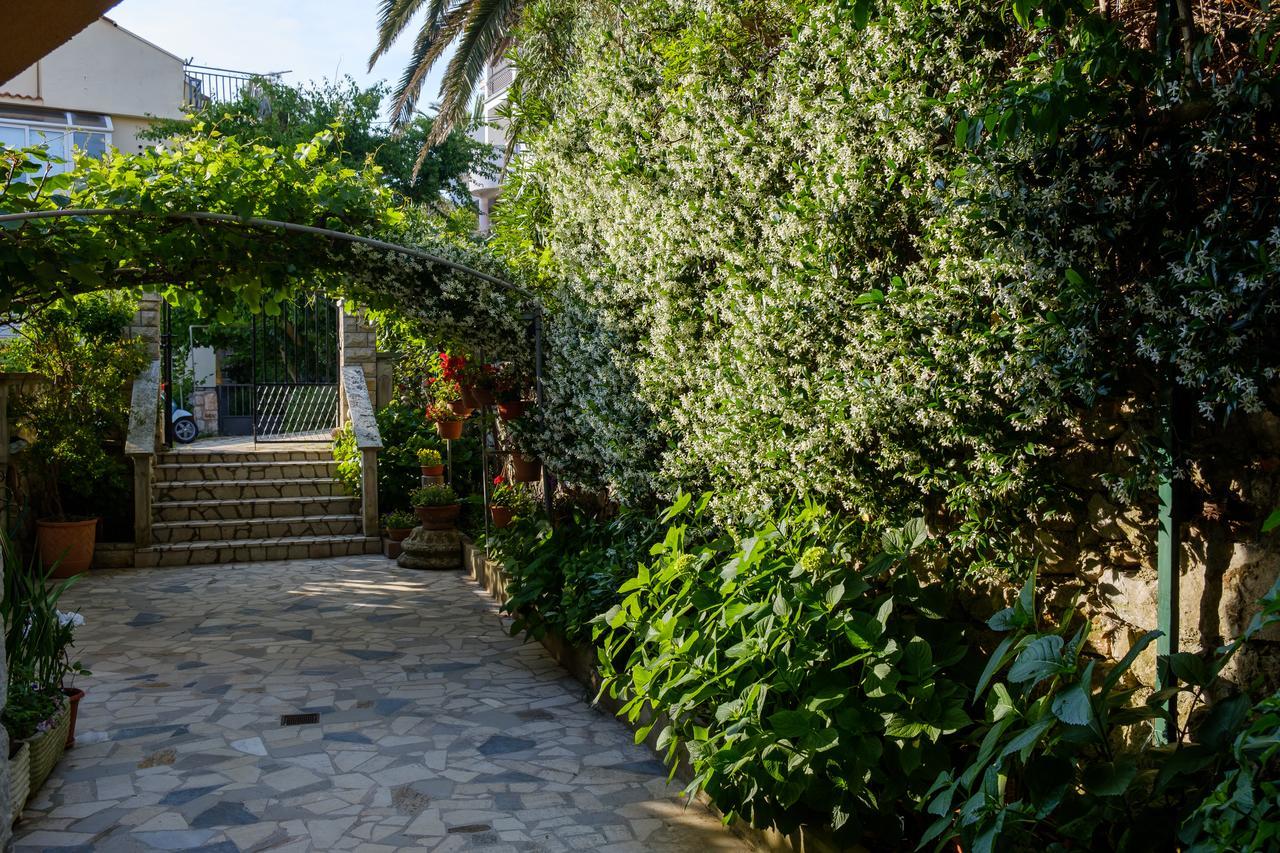 Apartments Beba Mali Lošinj Exteriör bild