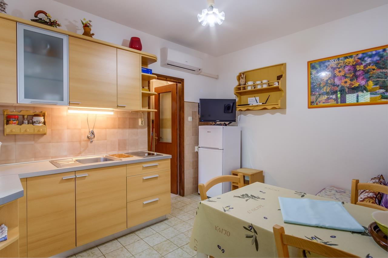 Apartments Beba Mali Lošinj Exteriör bild