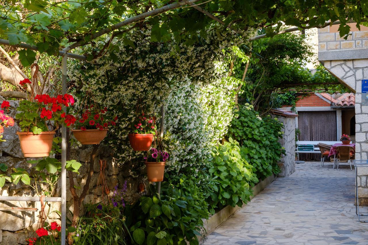 Apartments Beba Mali Lošinj Exteriör bild