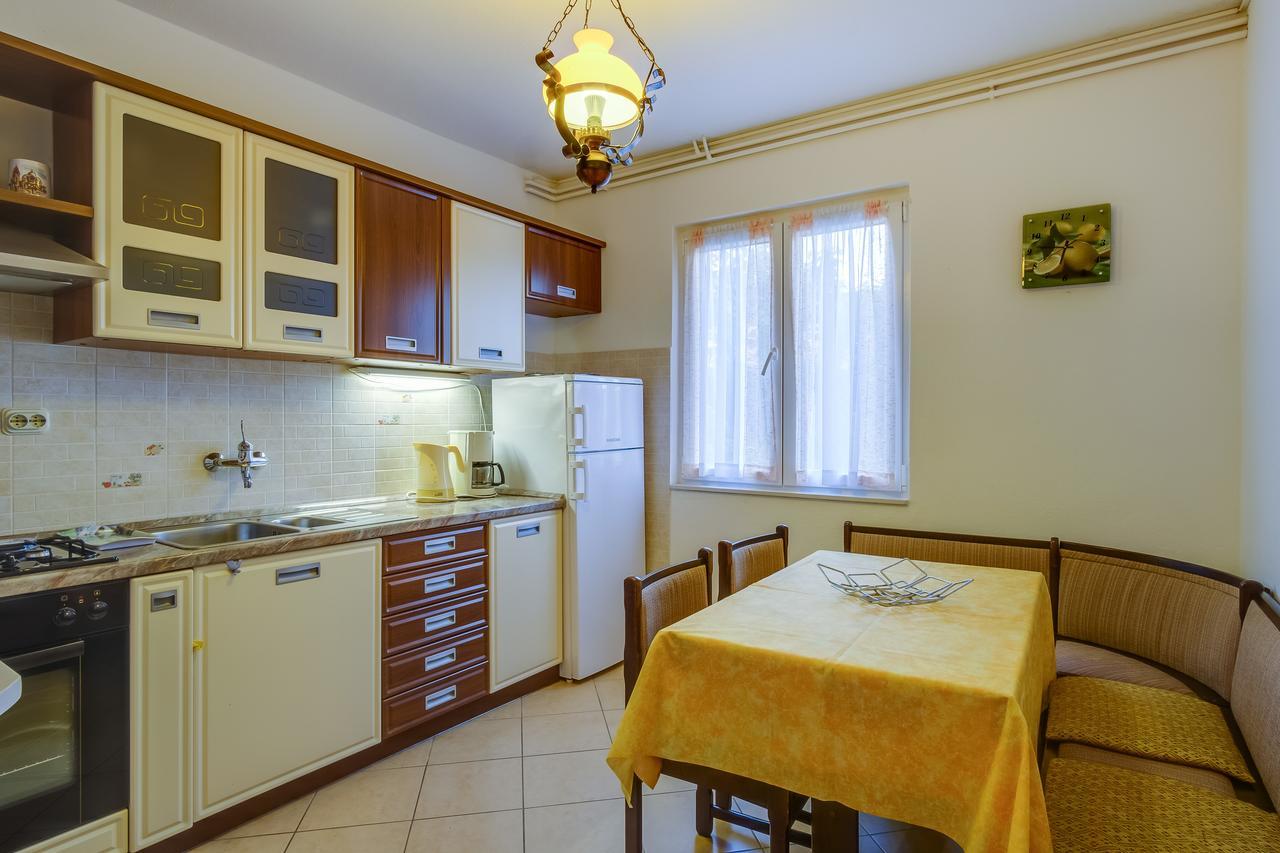 Apartments Beba Mali Lošinj Exteriör bild
