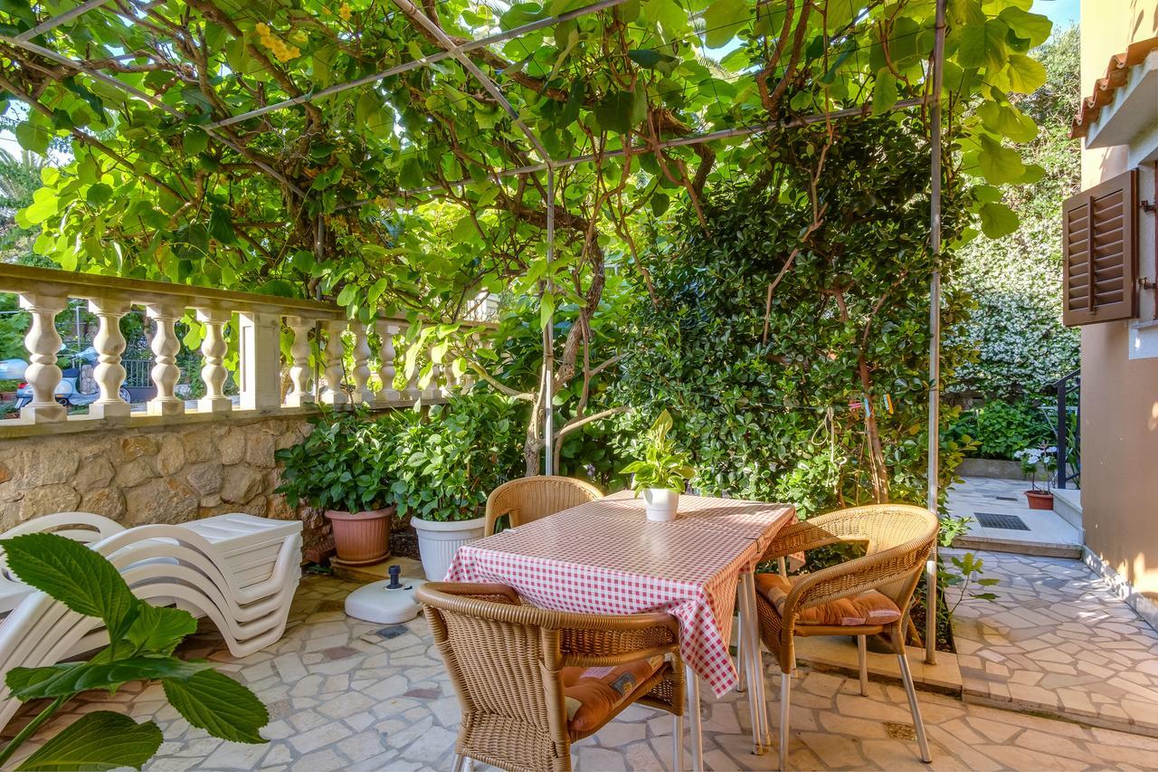 Apartments Beba Mali Lošinj Exteriör bild