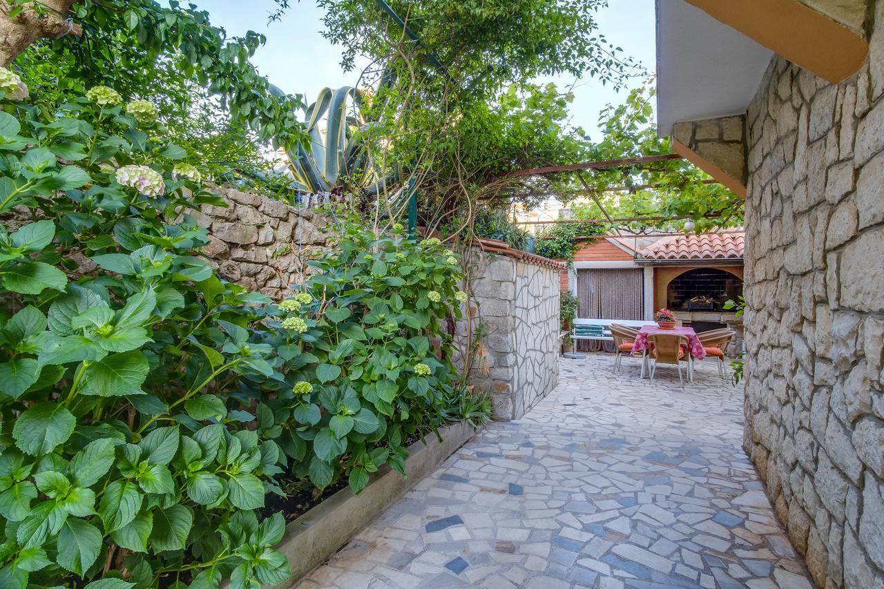 Apartments Beba Mali Lošinj Exteriör bild