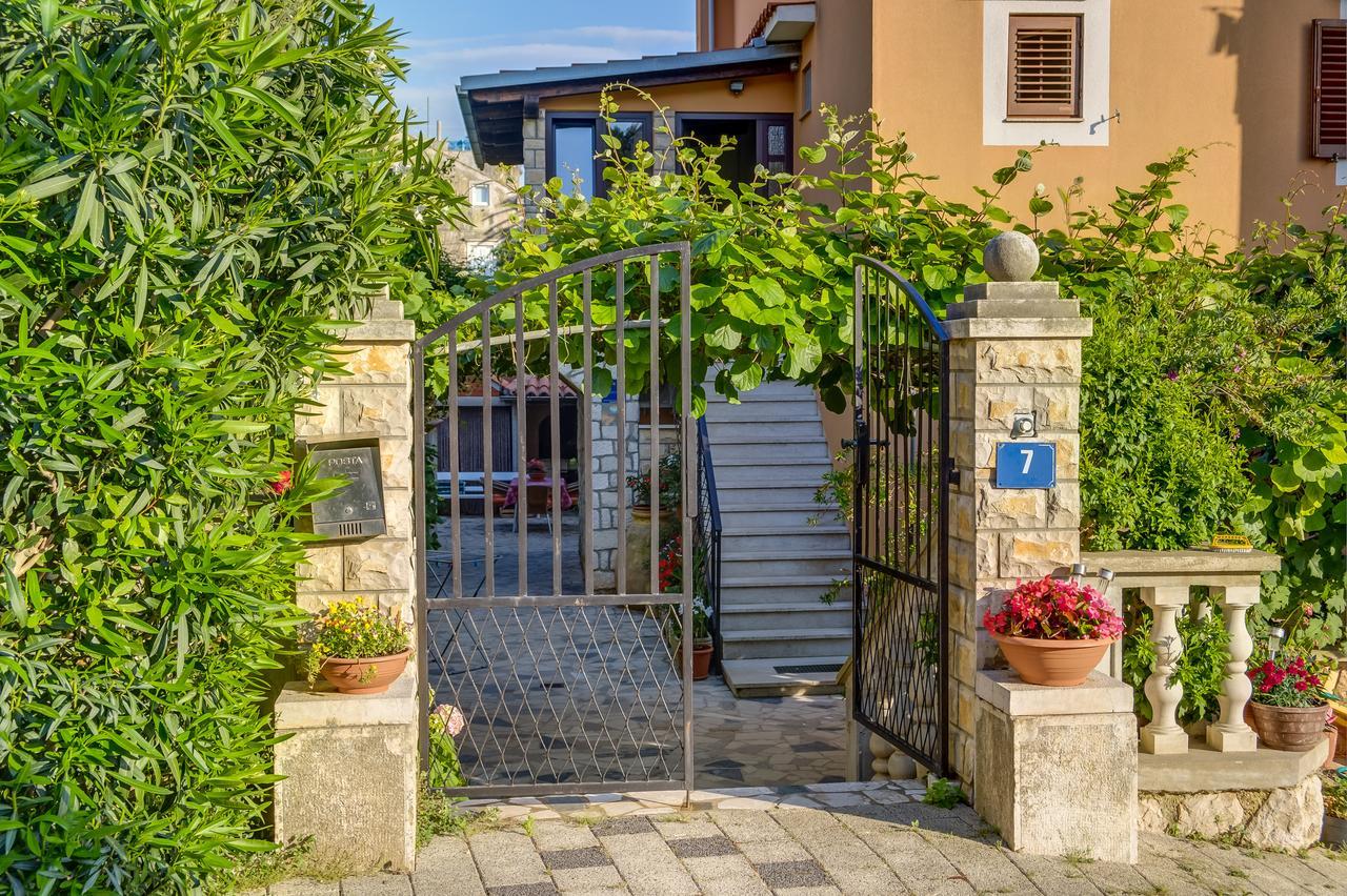 Apartments Beba Mali Lošinj Exteriör bild