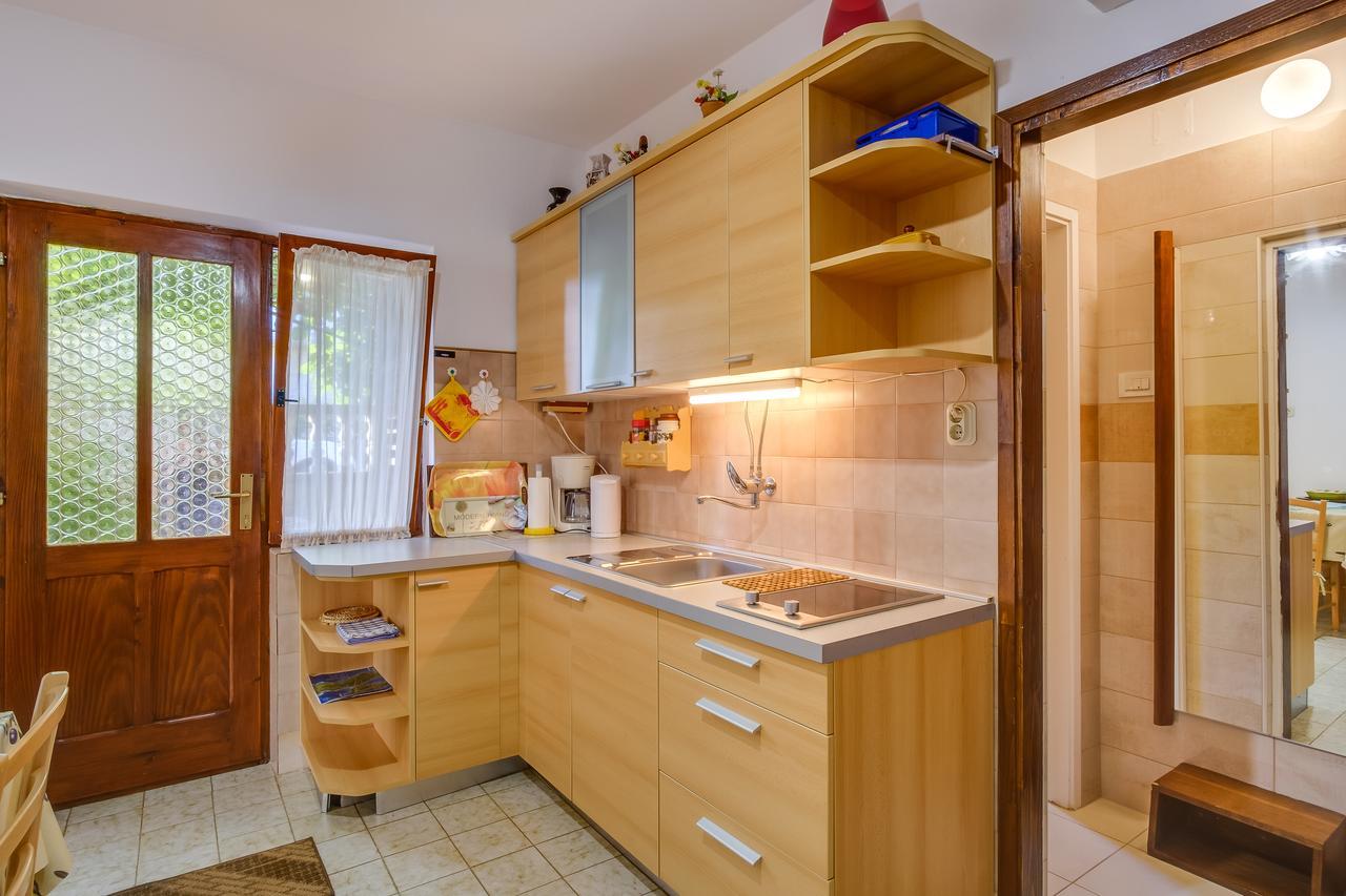 Apartments Beba Mali Lošinj Exteriör bild
