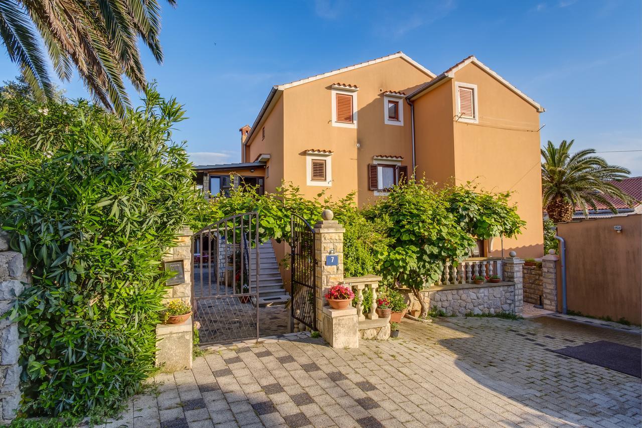 Apartments Beba Mali Lošinj Exteriör bild