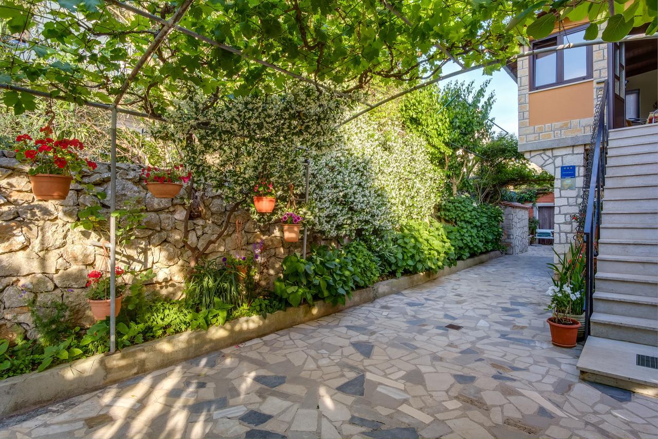 Apartments Beba Mali Lošinj Exteriör bild
