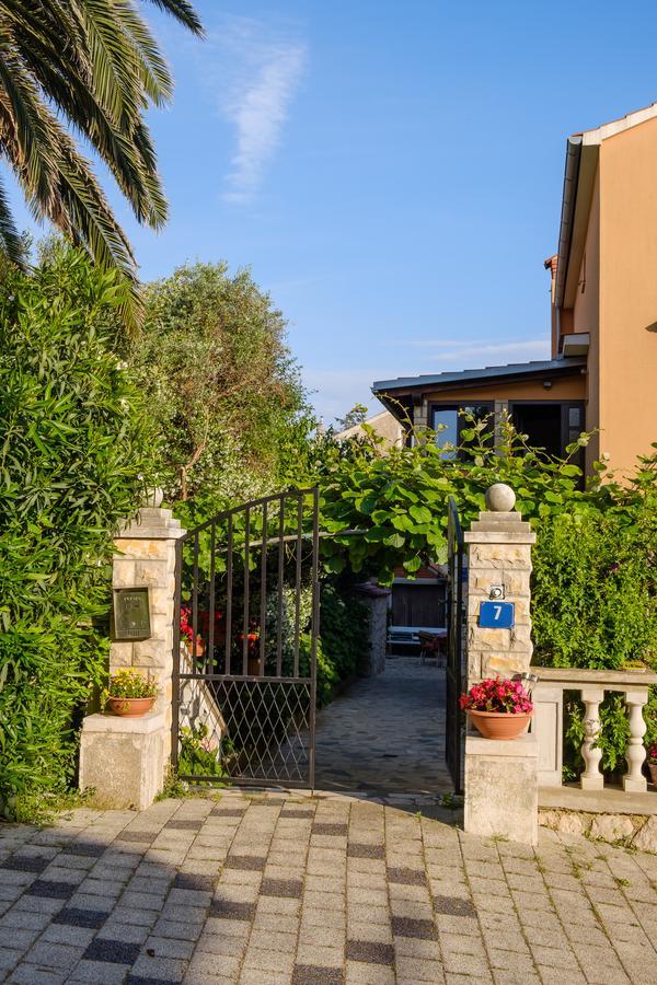 Apartments Beba Mali Lošinj Exteriör bild
