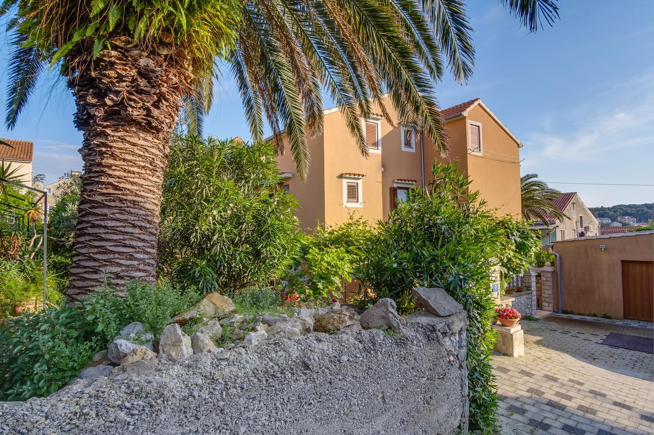 Apartments Beba Mali Lošinj Exteriör bild