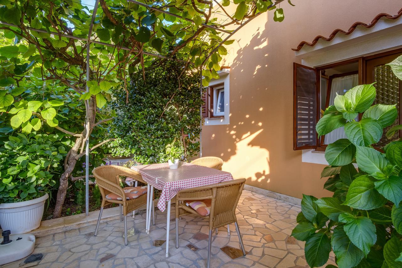 Apartments Beba Mali Lošinj Exteriör bild